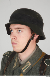 Photos Manfred Wehrmacht WWII head helmet 0002.jpg